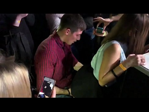 ❤️ Echte seks yn in Russyske nachtclub. 18-jierrich Russysk famke yn 'e anus en fagina neukt yn in nachtclub Kwaliteitsseks by porno fy.porn-impact.ru ️❤